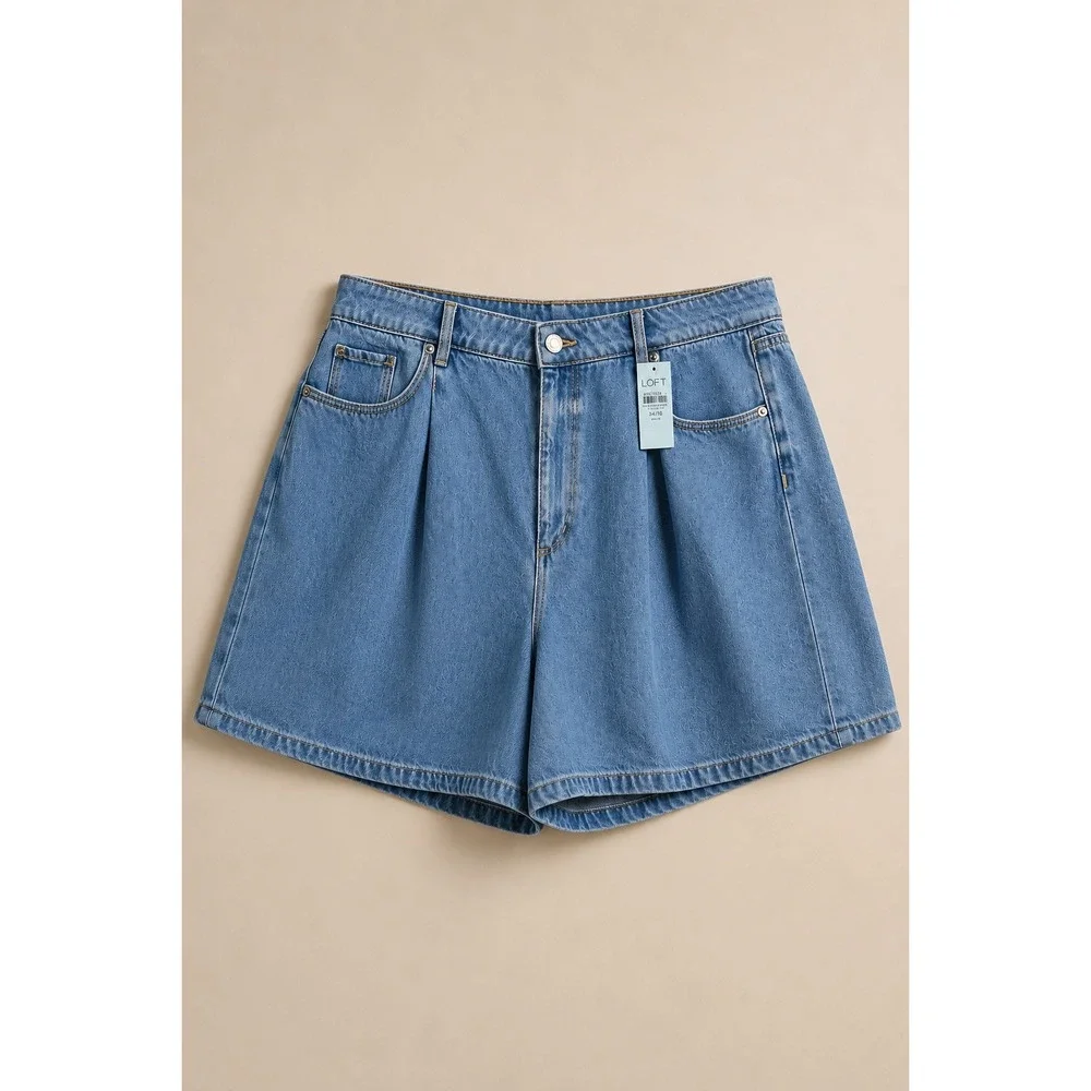 Loft Denim Shorts Womens 18 Light‎ Wash Blue Pleated Cotton Lyocell NWT 34/18